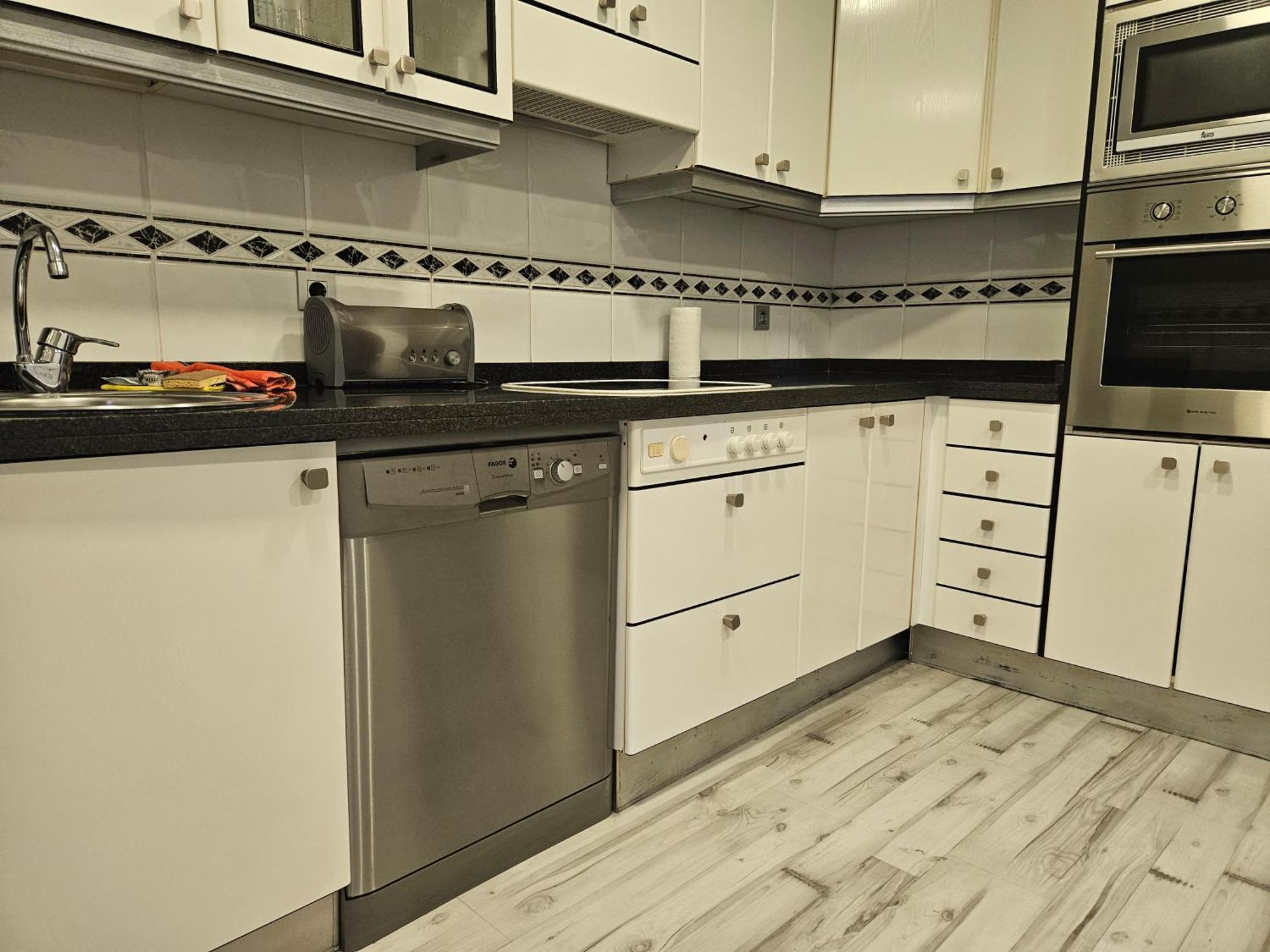 127A Apartamento 3 Habitaciones Cerca De La Playa Хіхон Екстер'єр фото